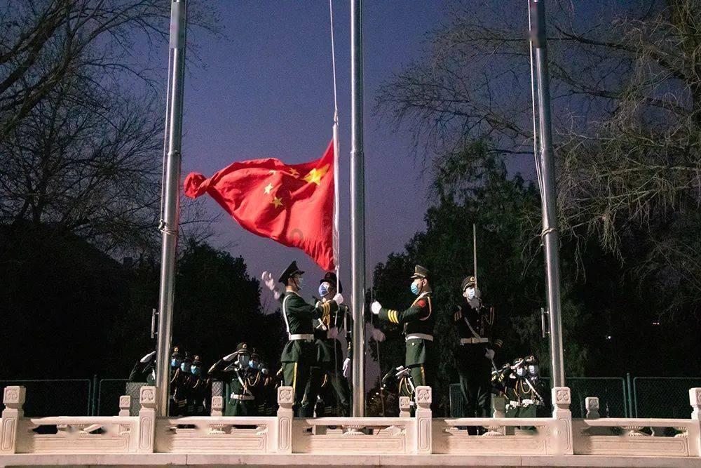 美国男子越狱后逃亡5天 躲进垃圾桶时被警方抓获